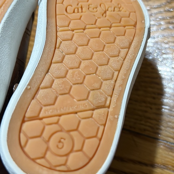 Cat & Jack brown chukka  boots w/blue liner.  Baby size 5.  Excellent condition. - Picture 10 of 10